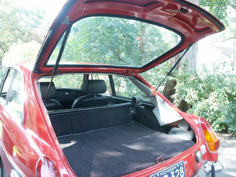 MGB GT gas struts.jpg