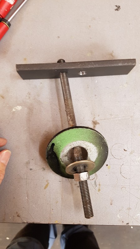 Tool voorwiel veer MGB-LR.jpg
