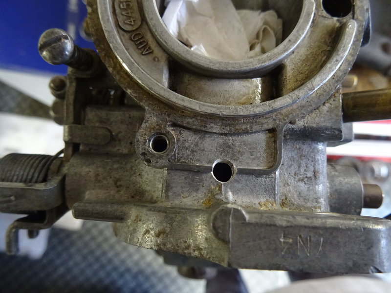 Carburateur met gaatje achter gasklep